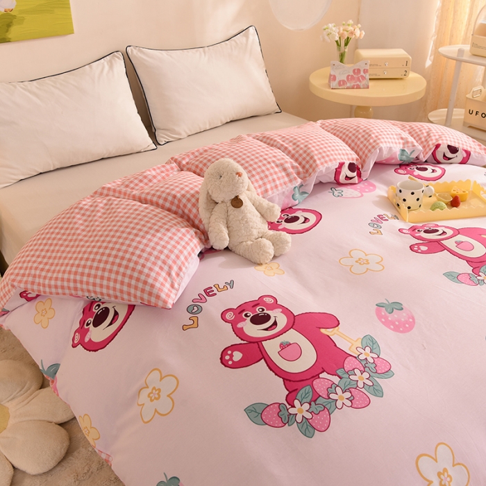 91家纺网 家纺一手货源 找家纺 甜之梦 新款12868全棉定制尺寸印花系列单被套草莓熊