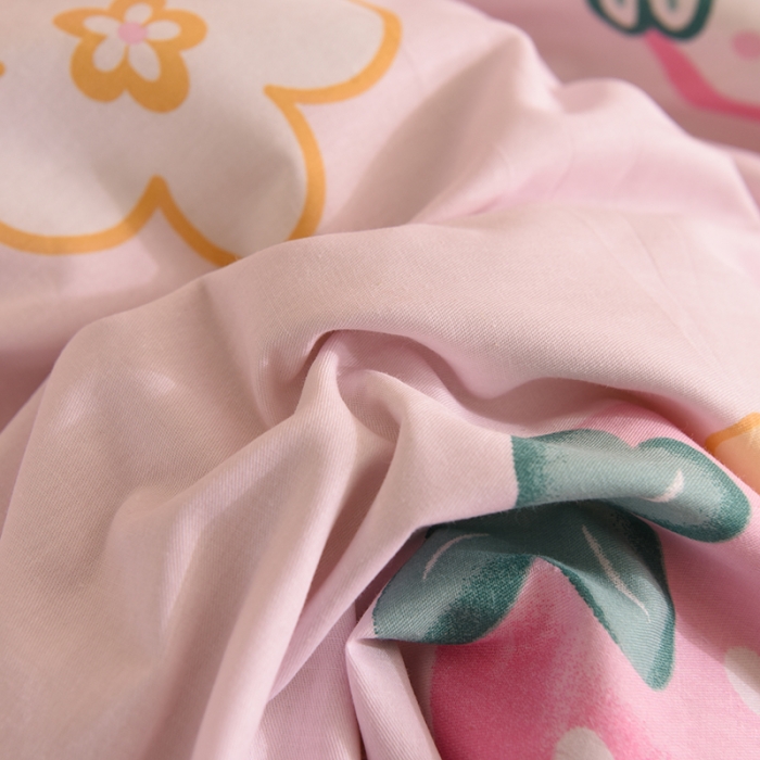 91家纺网 家纺一手货源 找家纺 甜之梦 新款12868全棉定制尺寸印花系列单被套草莓熊