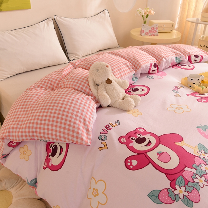 91家纺网 家纺一手货源 找家纺 甜之梦 新款12868全棉定制尺寸印花系列单被套草莓熊