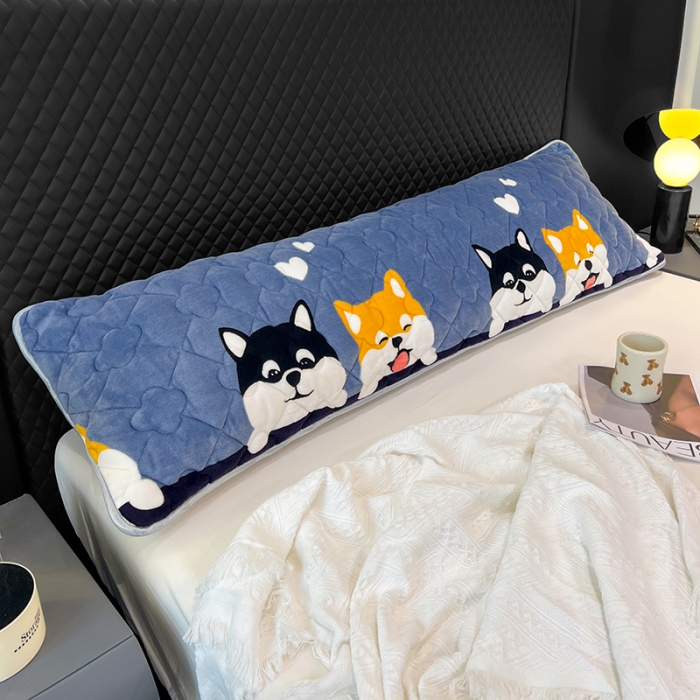 91家纺网 家纺一手货源 找家纺 梦舒羽 2025新款牛奶绒夹棉长枕套宿舍双人枕芯套 可爱狗狗