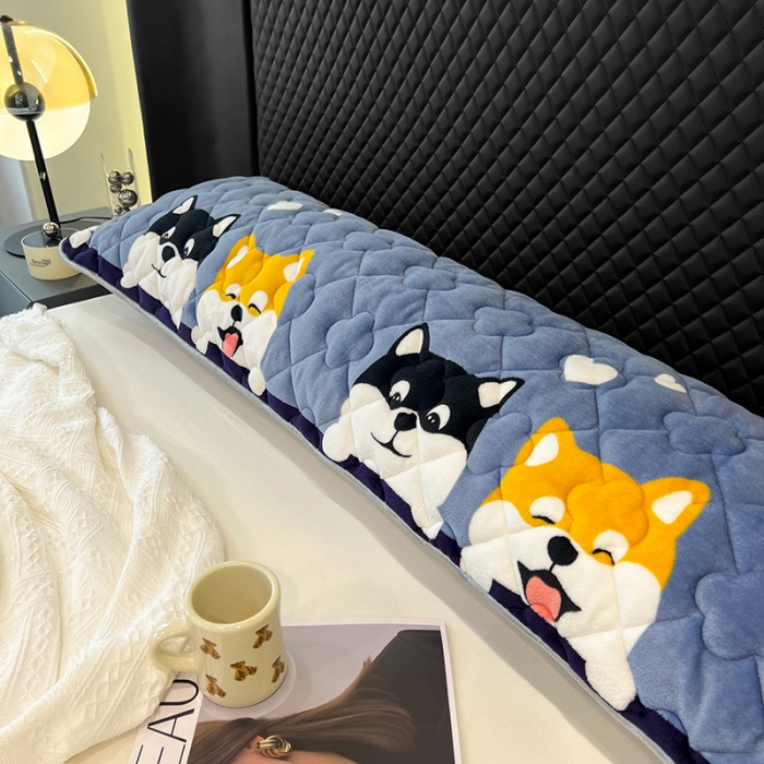 91家纺网 家纺一手货源 找家纺 梦舒羽 2025新款牛奶绒夹棉长枕套宿舍双人枕芯套 可爱狗狗