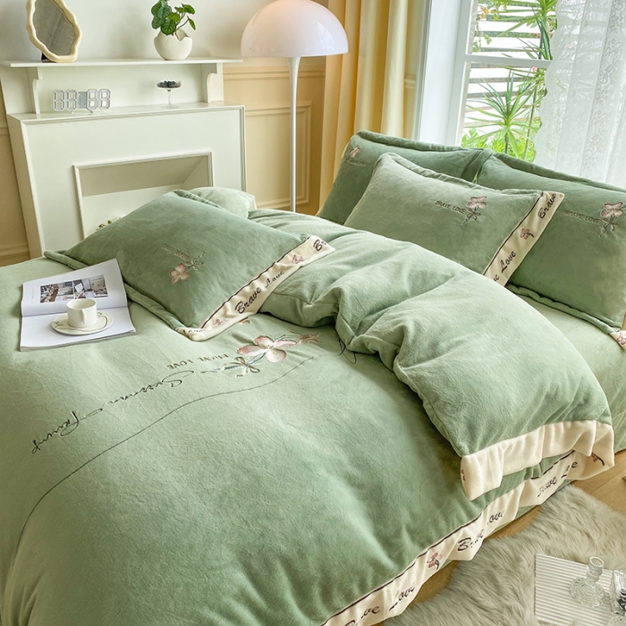 91家纺网 家纺一手货源 找家纺 （总）可以家居 2023新款全消光云绒雅思绒牛奶绒刺绣四件套-漫妮