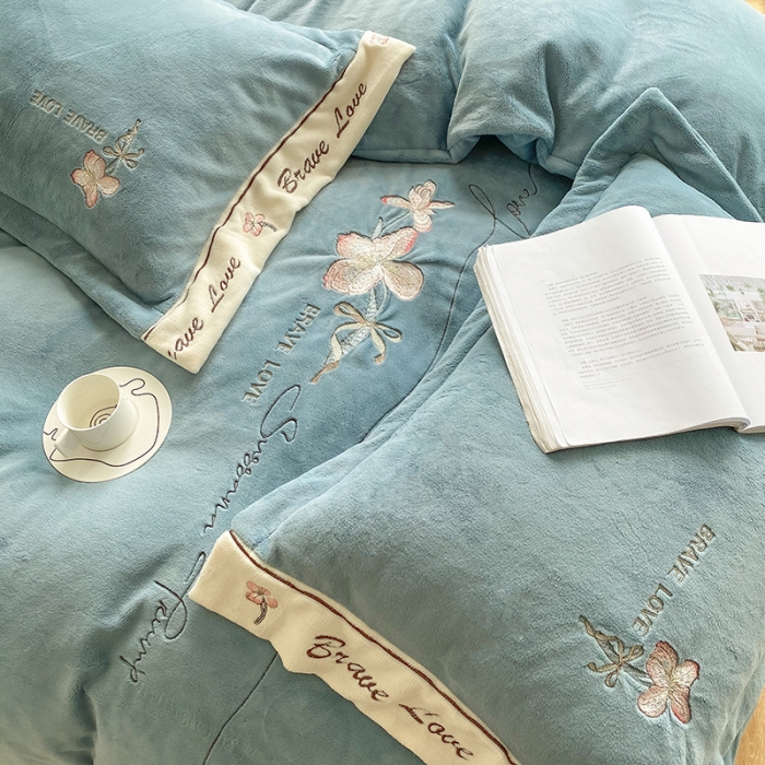 91家纺网 家纺一手货源 找家纺 可以家居 2023新款全消光云绒雅思绒牛奶绒刺绣四件套-漫妮 漫妮-蓝