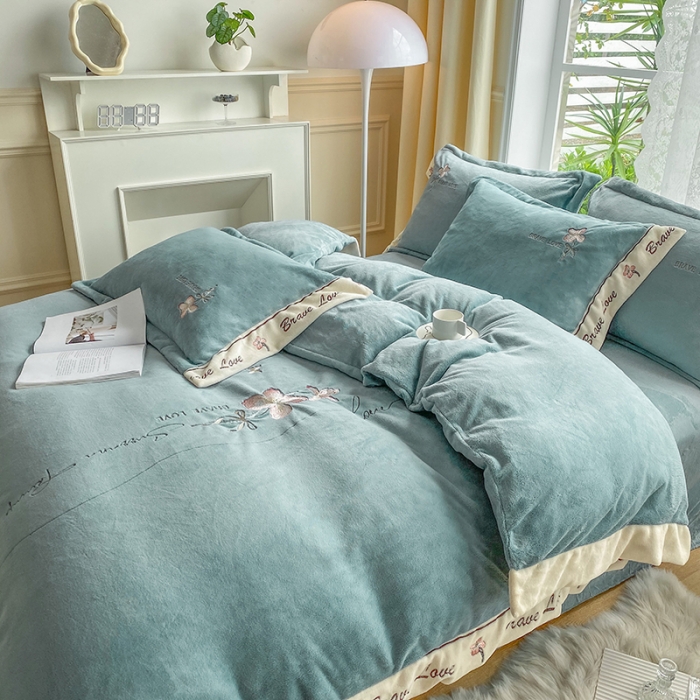 91家纺网 家纺一手货源 找家纺 可以家居 2023新款全消光云绒雅思绒牛奶绒刺绣四件套-漫妮 漫妮-蓝