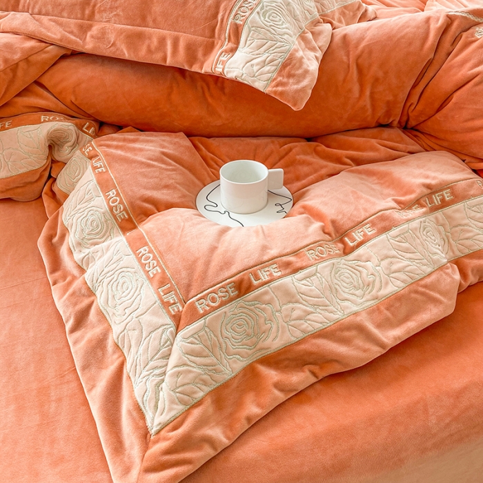 91家纺网 家纺一手货源 找家纺 （总）可以家居 2023新款全消光婴儿绒牛奶绒刺绣四件套-恋语