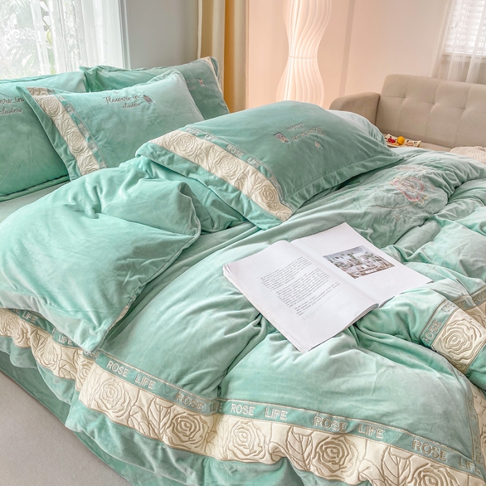 91家纺网 家纺一手货源 找家纺 可以家居 2023新款全消光婴儿绒牛奶绒刺绣四件套-恋语 恋语-绿