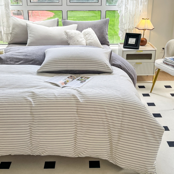 91家纺网 家纺一手货源 找家纺 柠萌 2023新款全棉色织水洗棉加牛奶绒单品被套全棉拼牛奶绒被套 棉+绒-白细条