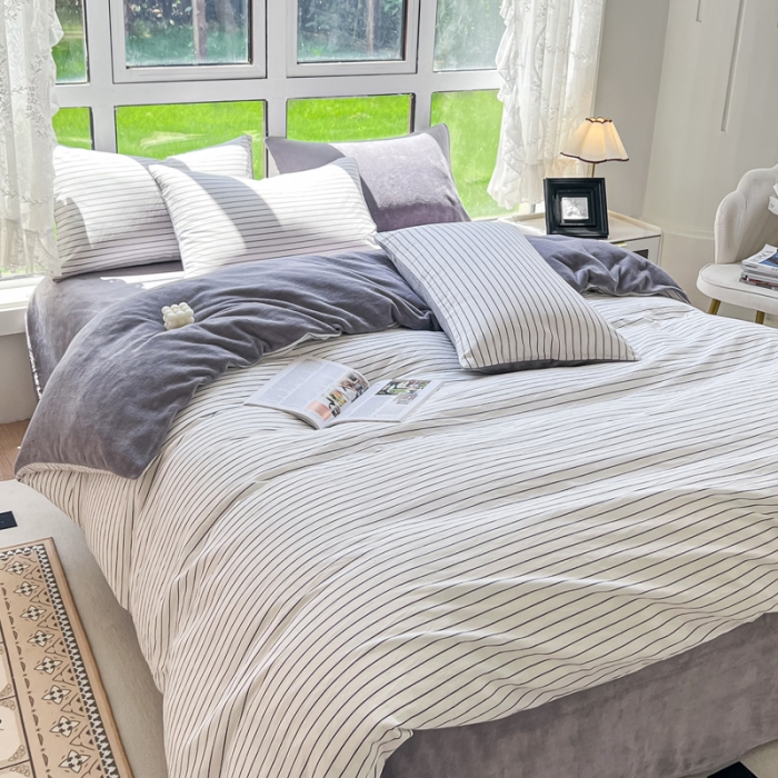 91家纺网 家纺一手货源 找家纺 柠萌 2023新款全棉色织水洗棉加牛奶绒单品被套全棉拼牛奶绒被套 棉+绒-白细条