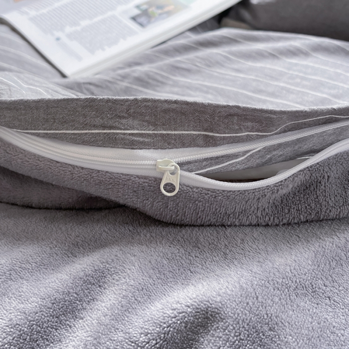 91家纺网 家纺一手货源 找家纺 柠萌 2023新款全棉色织水洗棉加牛奶绒单品被套全棉拼牛奶绒被套 棉+绒-宽双线冷灰