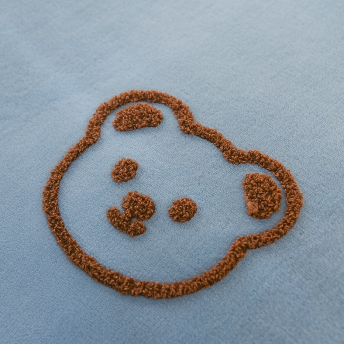 91家纺网 家纺一手货源 找家纺 菲儿家纺 2023新款牛奶绒毛巾绣四件套 哇塞小熊-月光蓝