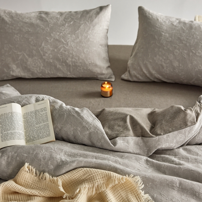 91家纺网 家纺一手货源 找家纺 安莱生活 2023新款A类双层纱全棉锦弈系列四件套 锦弈-浅灰