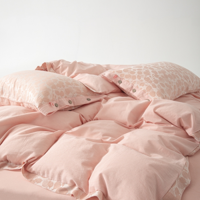 91家纺网 家纺一手货源 找家纺 安莱生活 2023新款A类简约棉麻树叶拼边四件套 棉麻拼边纽扣款-纯粉