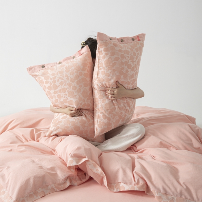 91家纺网 家纺一手货源 找家纺 安莱生活 2023新款A类简约棉麻树叶拼边四件套 棉麻拼边纽扣款-纯粉