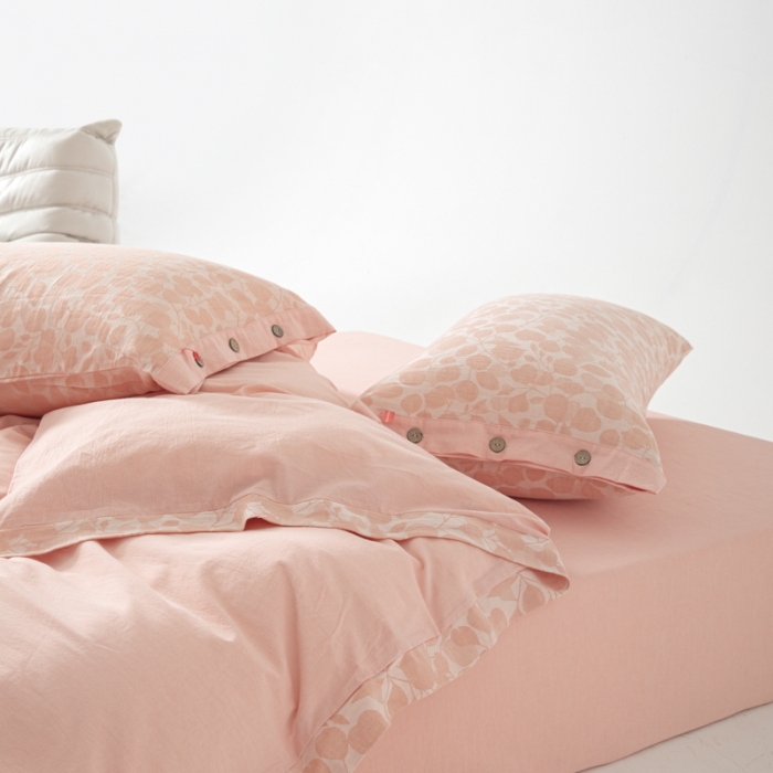 91家纺网 家纺一手货源 找家纺 安莱生活 2023新款A类简约棉麻树叶拼边四件套 棉麻拼边纽扣款-纯粉