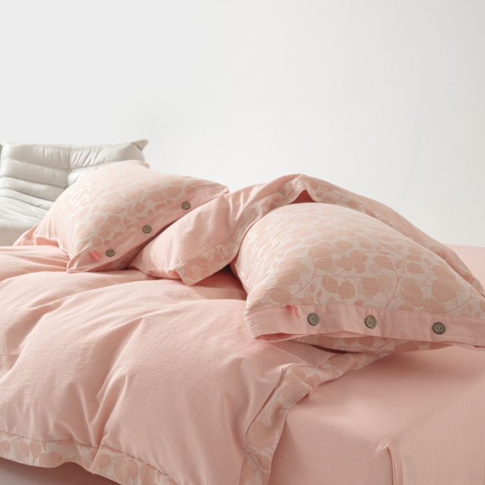 91家纺网 家纺一手货源 找家纺 安莱生活 2023新款A类简约棉麻树叶拼边四件套 棉麻拼边纽扣款-纯粉