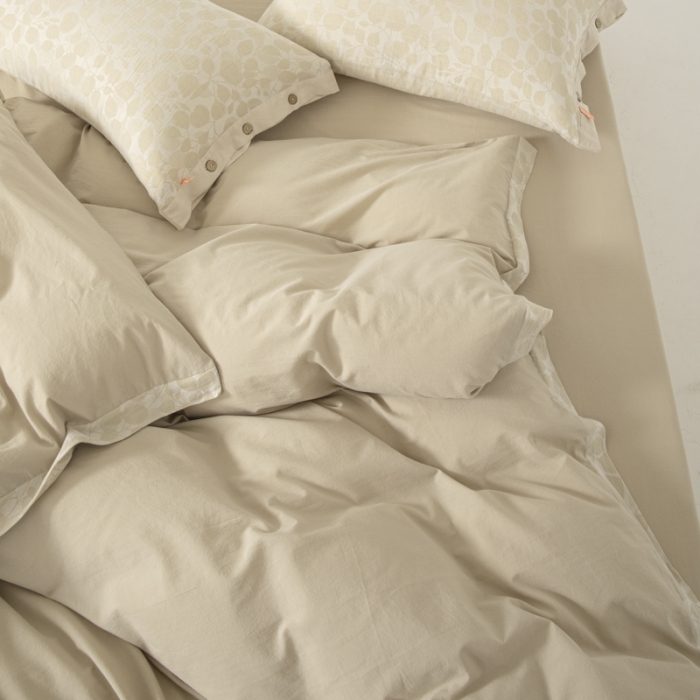 91家纺网 家纺一手货源 找家纺 安莱生活 2023新款A类简约棉麻树叶拼边四件套 棉麻拼边纽扣款-米白