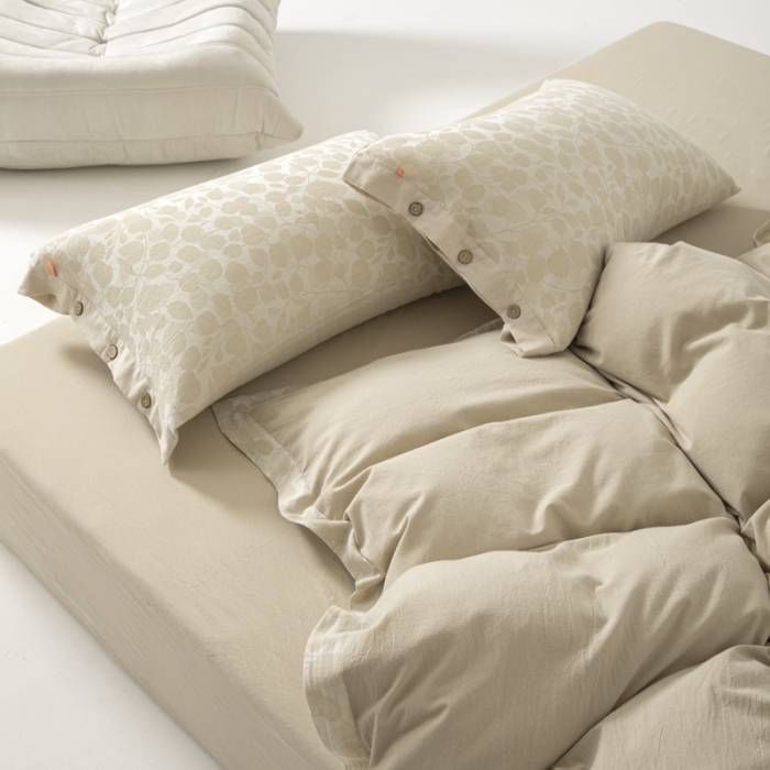 91家纺网 家纺一手货源 找家纺 安莱生活 2023新款A类简约棉麻树叶拼边四件套 棉麻拼边纽扣款-米白