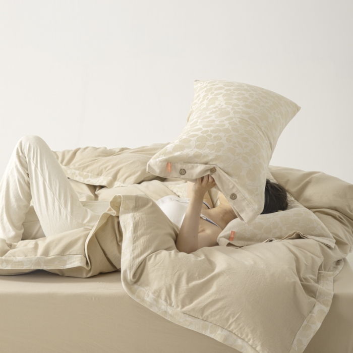 91家纺网 家纺一手货源 找家纺 安莱生活 2023新款A类简约棉麻树叶拼边四件套 棉麻拼边纽扣款-米白