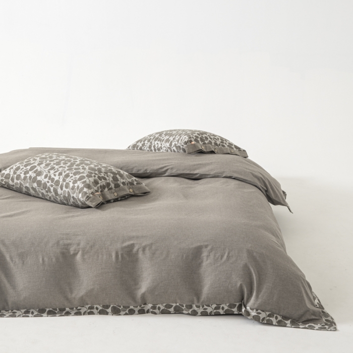 91家纺网 家纺一手货源 找家纺 安莱生活 2023新款A类简约棉麻树叶拼边四件套 棉麻拼边纽扣款-浅灰