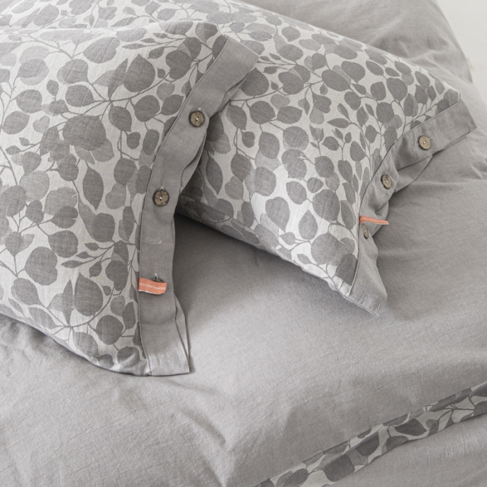 91家纺网 家纺一手货源 找家纺 安莱生活 2023新款A类简约棉麻树叶拼边四件套 棉麻拼边纽扣款-银灰