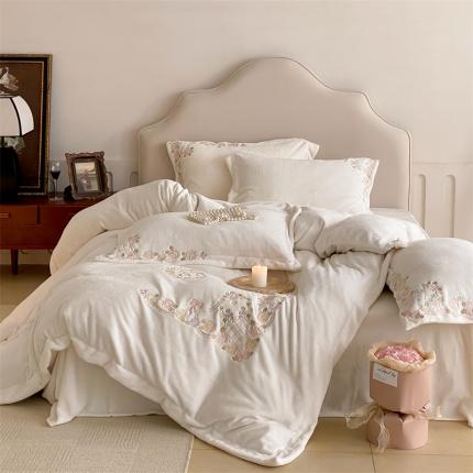 91家纺网 家纺一手货源 找家纺 总 馨蕊 2023新款300克极细腻超柔煦暖绒进口导电丝四件套-卡洛琳