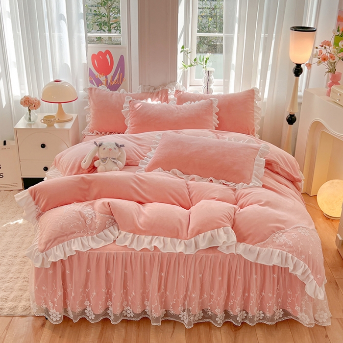 91家纺网 家纺一手货源 找家纺 唐人居 2025新款加厚牛奶绒蕾丝花边四件套-花颜 花颜-浅粉玉