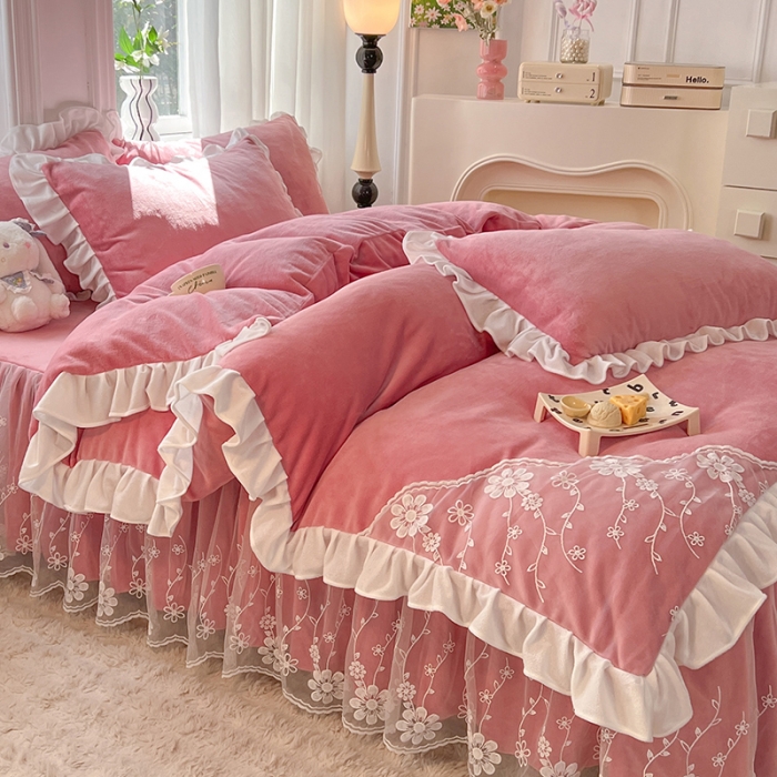 91家纺网 家纺一手货源 找家纺 唐人居 2025新款加厚牛奶绒蕾丝花边四件套-花颜 花颜-桃粉