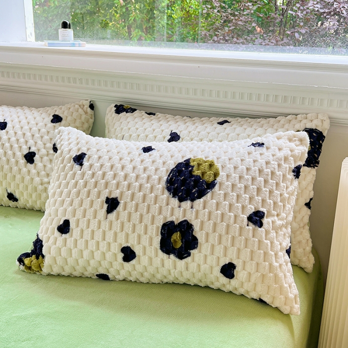 91家纺网 家纺一手货源 找家纺 宜代光年 2023新款豆豆绒提花四件套 大豆绒-黑草莓