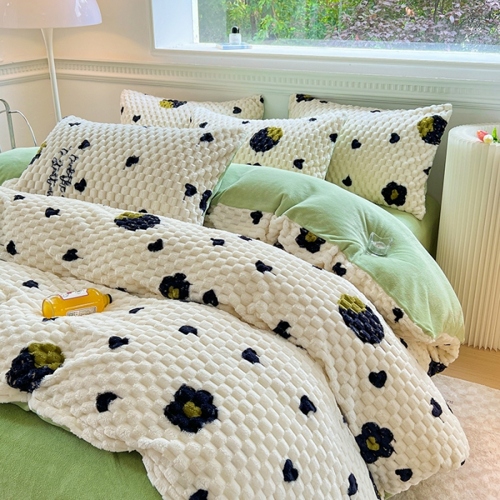 91家纺网 家纺一手货源 找家纺 宜代光年 2023新款豆豆绒提花四件套 大豆绒-黑草莓