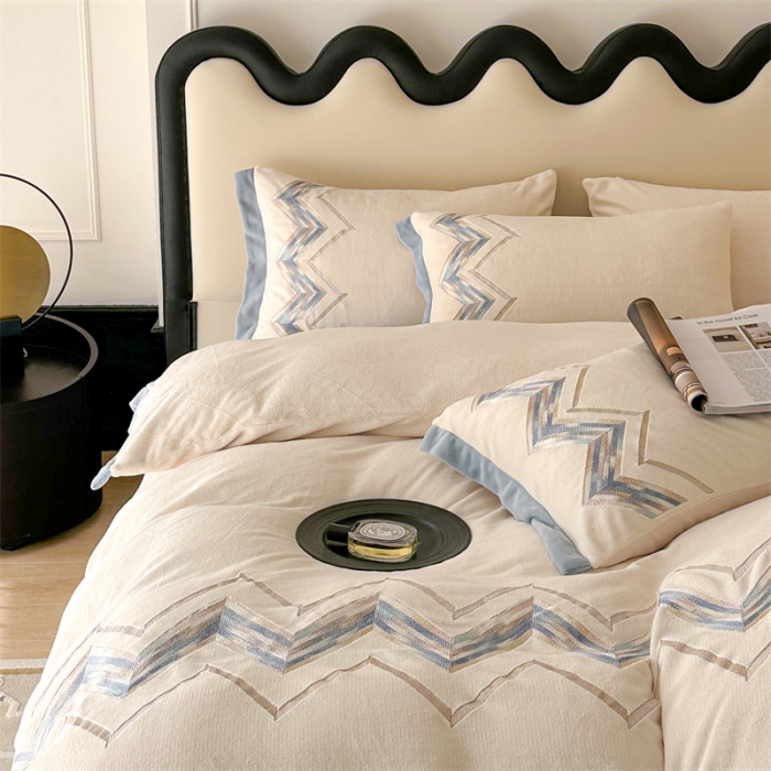 91家纺网 家纺一手货源 找家纺 （总）璞素 2023新款230克全消光牛奶绒四件套-w系列风格二