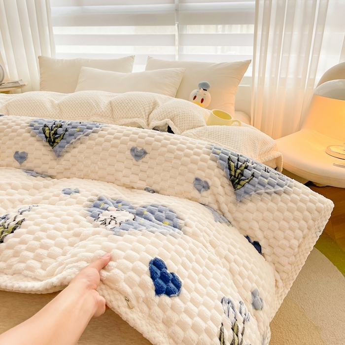 91家纺网 家纺一手货源 找家纺 熙宴 2023新款豆豆绒可拆卸被芯 爱心兔