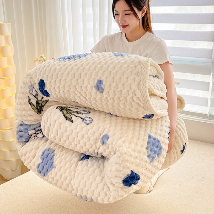 91家纺网 家纺一手货源 找家纺 熙宴 2023新款豆豆绒可拆卸被芯 爱心兔