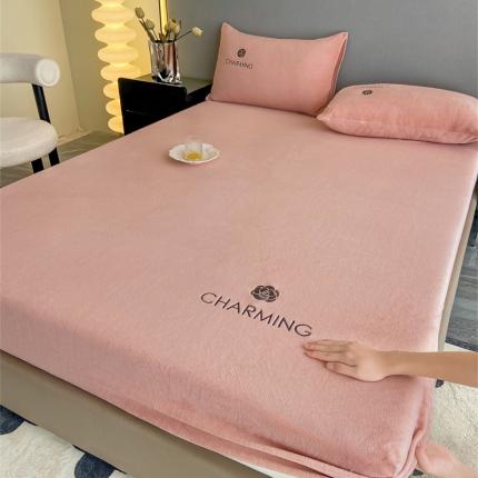 91家纺网 家纺一手货源 找家纺 （总）古吉梦 2023新款牛奶绒刺绣床笠-琳达