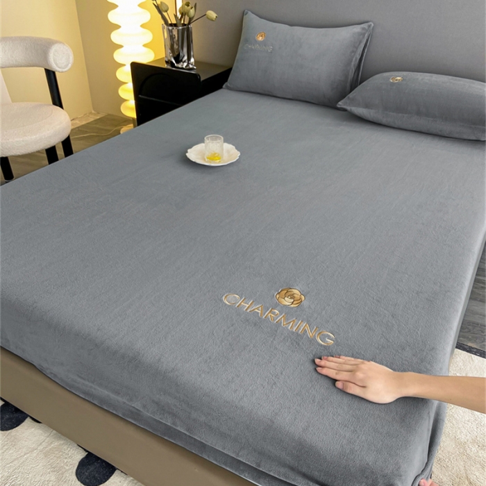 91家纺网 家纺一手货源 找家纺 （总）古吉梦 2023新款牛奶绒刺绣床笠-琳达