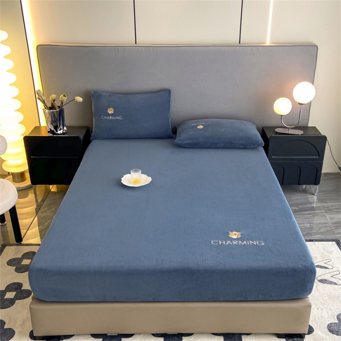 91家纺网 家纺一手货源 找家纺 古吉梦 2023新款牛奶绒刺绣床笠-琳达 琳达-宝石蓝