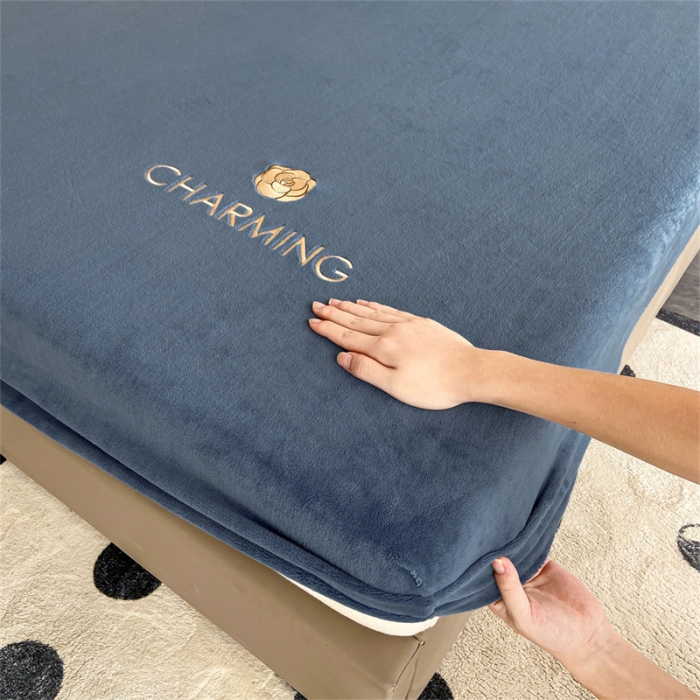 91家纺网 家纺一手货源 找家纺 古吉梦 2023新款牛奶绒刺绣床笠-琳达 琳达-宝石蓝