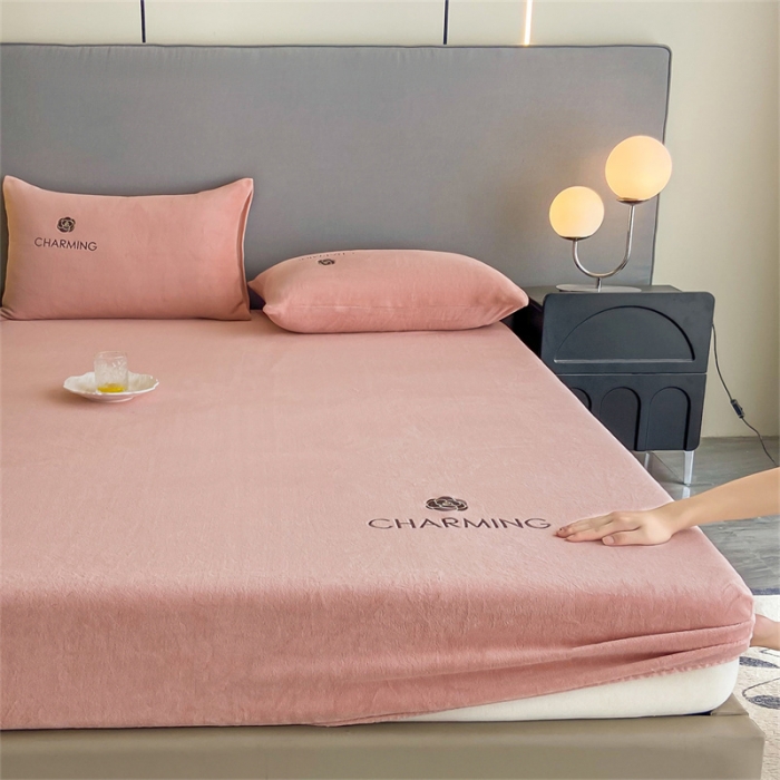 91家纺网 家纺一手货源 找家纺 古吉梦 2023新款牛奶绒刺绣床笠-琳达 琳达-可可粉