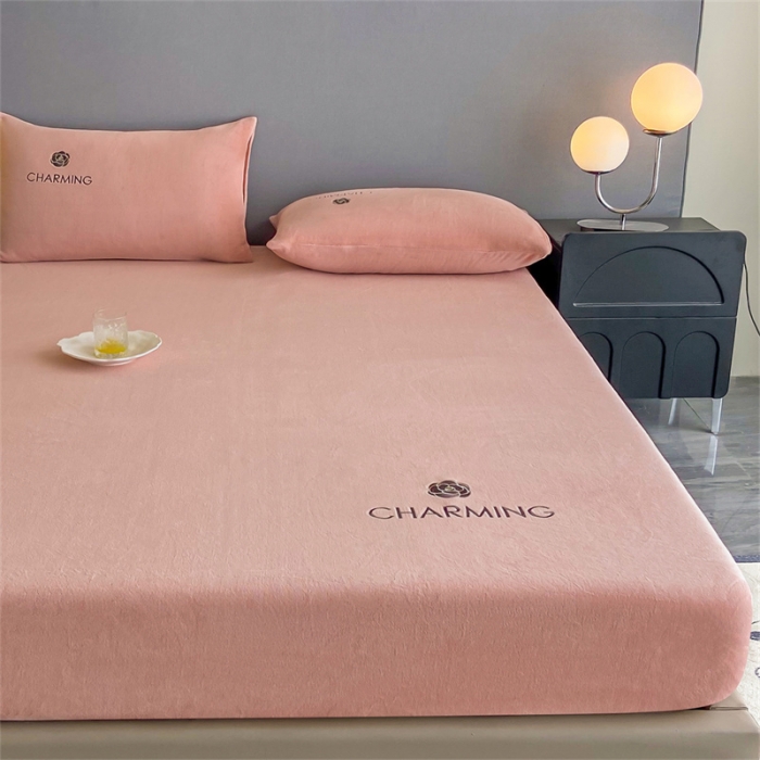 91家纺网 家纺一手货源 找家纺 古吉梦 2023新款牛奶绒刺绣床笠-琳达 琳达-可可粉