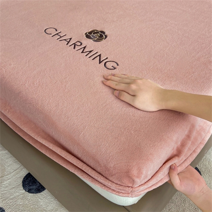 91家纺网 家纺一手货源 找家纺 古吉梦 2023新款牛奶绒刺绣床笠-琳达 琳达-可可粉