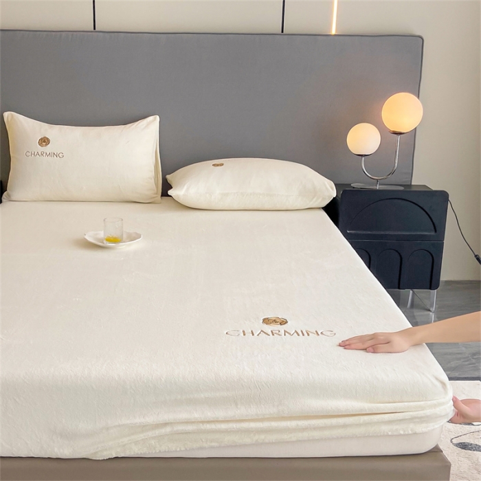 91家纺网 家纺一手货源 找家纺 古吉梦 2023新款牛奶绒刺绣床笠-琳达 琳达-奶芋色