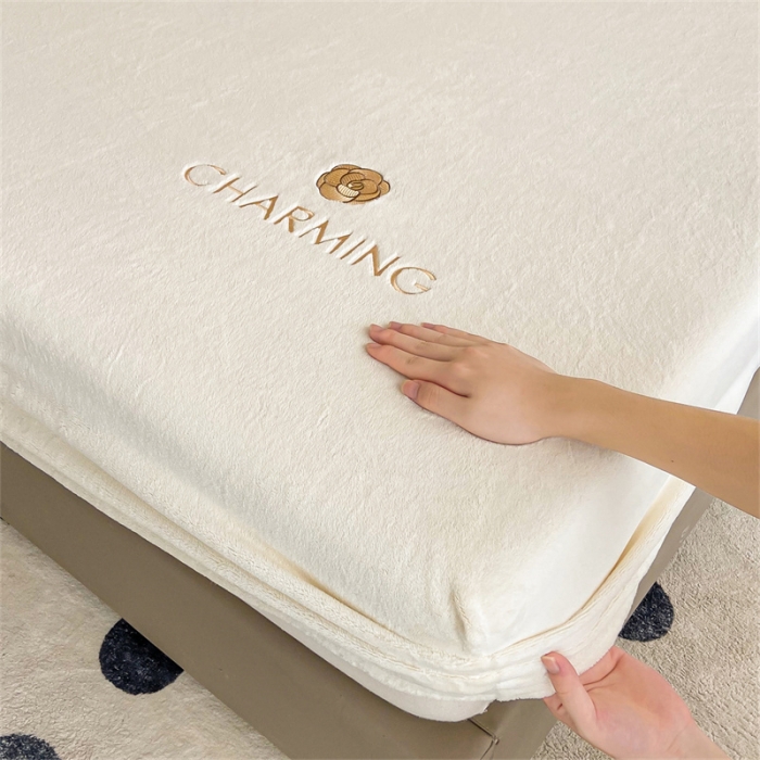 91家纺网 家纺一手货源 找家纺 古吉梦 2023新款牛奶绒刺绣床笠-琳达 琳达-奶芋色