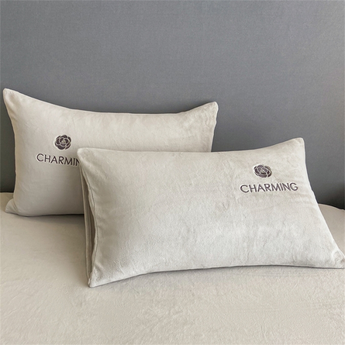 91家纺网 家纺一手货源 找家纺 古吉梦 2023新款牛奶绒刺绣床笠-琳达 琳达-香草灰