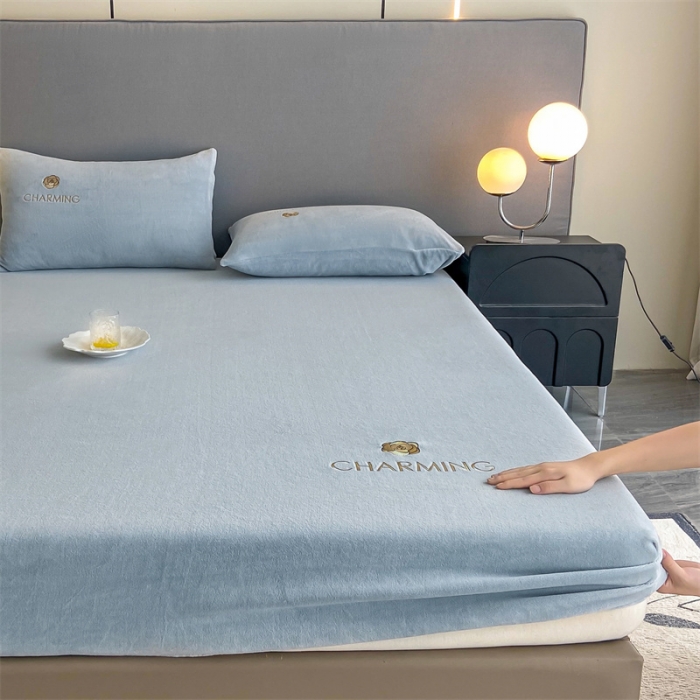 91家纺网 家纺一手货源 找家纺 古吉梦 2023新款牛奶绒刺绣床笠-琳达 琳达-星辰灰