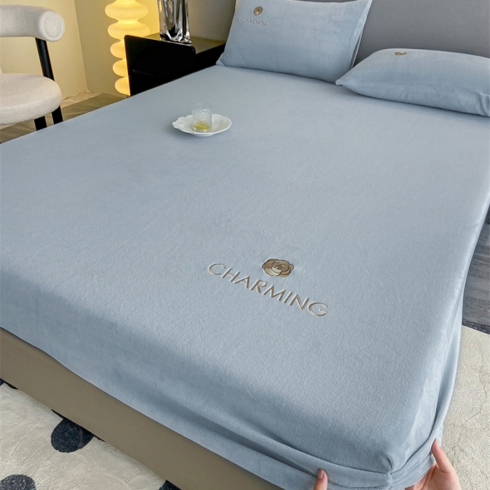 91家纺网 家纺一手货源 找家纺 古吉梦 2023新款牛奶绒刺绣床笠-琳达 琳达-星辰灰