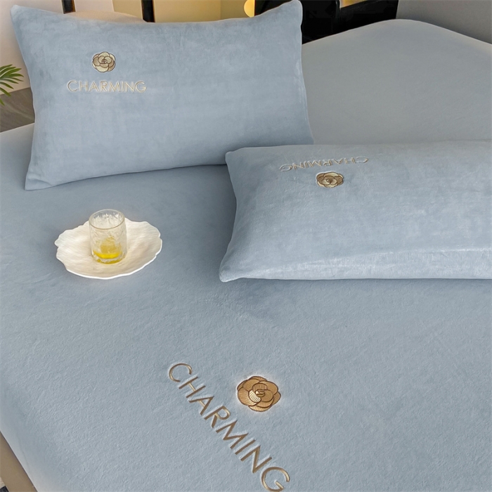 91家纺网 家纺一手货源 找家纺 古吉梦 2023新款牛奶绒刺绣床笠-琳达 琳达-星辰灰