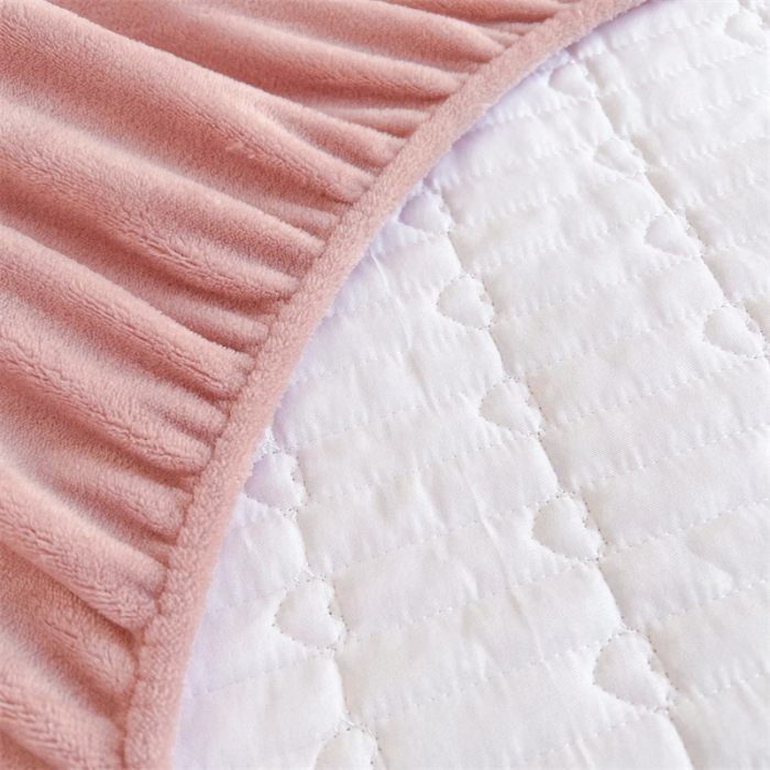 91家纺网 家纺一手货源 找家纺 宜凡家纺 2023新款牛奶绒印花夹棉被套床笠式床裙四件套 爱心-豆沙粉