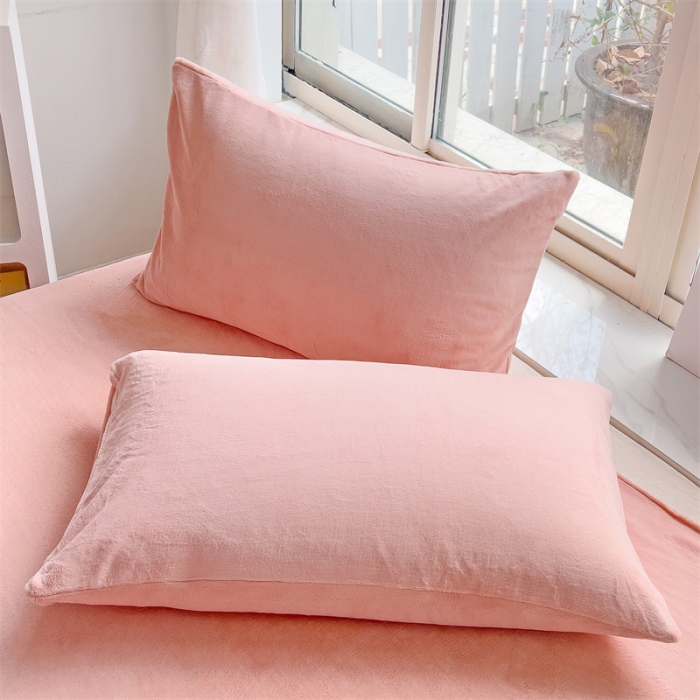 91家纺网 家纺一手货源 找家纺 极梦 冬季牛奶绒枕套加厚加绒亲肤柔软枕芯套 牛奶粉