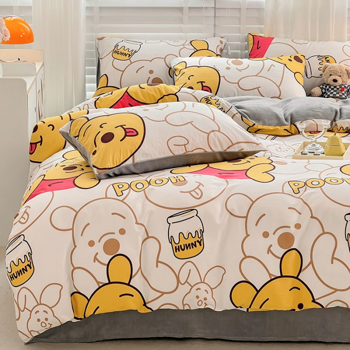 91家纺网 家纺一手货源 找家纺 金丝鸟家纺 2023新款全棉印花加牛奶绒四件套 蜜糖维尼 a棉b牛奶绒