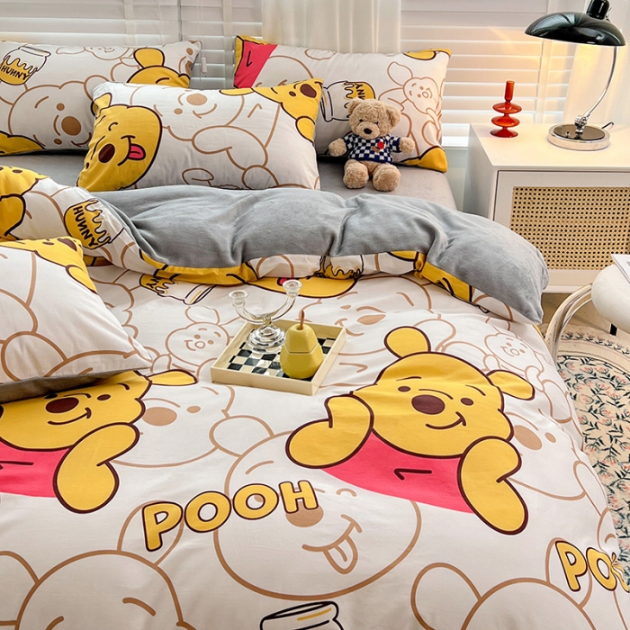 91家纺网 家纺一手货源 找家纺 金丝鸟家纺 2023新款全棉印花加牛奶绒四件套 蜜糖维尼 a棉b牛奶绒