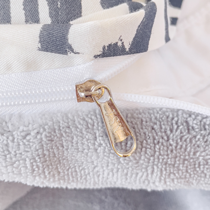 91家纺网 家纺一手货源 找家纺 金丝鸟家纺 2023新款全棉印花加牛奶绒四件套 涂鸦 a棉b牛奶绒